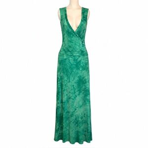 LA BASIC Green Stretch Maxi Dress Sleeveless V Neck Size Medium 63” Long